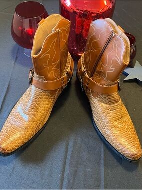 Men's Brown Western Harness Boots with Textured Scaled Toe